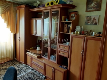 Продається 1 кімнатна квартира в затишному зеленому дворі по вулиці Мазепи в районі Бам
