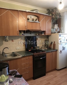 Продається 1 кімнатна квартира з індивідуальним опаленням в районі Пасічна по вулиці Тролейбусна
