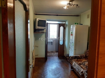 Продается 1 комнатная квартира с косметическим ремонтом на улице Мазепы.
