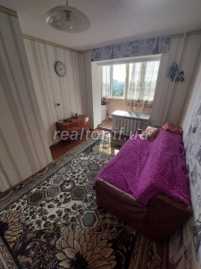 Möblierte 1-Zimmer-Wohnung zum Verkauf in der Naberezhna-Straße