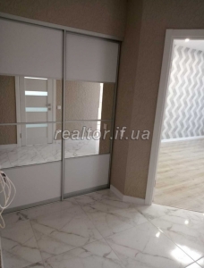 1-Zimmer-Wohnung zum Verkauf mit Renovierung in ZhK Knyaginin