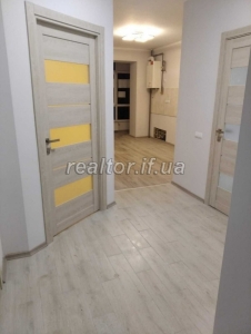 1-Zimmer-Wohnung zum Verkauf mit Renovierung im Zentrum in der Vysochana-Straße
