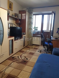Продається 2 кімнатна квартира біля ринку по вулиці Коновальця