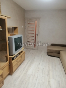 Продается 2 комнатная квартира частично с мебелью по улице Коновальца