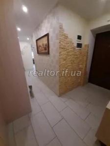 Продається 2 кімнатна квартира неподалік стадіону Рух по вулиці Карпатської січі