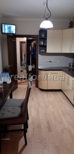 2 bedroom apartment for sale on Fedkovycha Street with renovation