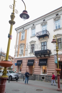 A renovated 2-room apartment in the Austrian suite on Shashkevicha Street is for sale