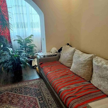 In einem neuen Wohnhaus in der Pasichna-Straße steht eine 2-Zimmer-Wohnung zum Verkauf