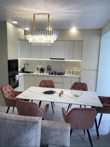 A 2-room apartment for sale in the city center with expensive repairs on Vysochana Street