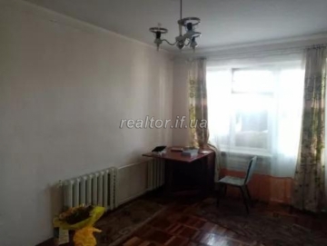 Продається 2 кімнатна квартира в жилому стані по вулиці Вовчинецька