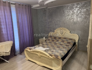 2 bedroom apartment for sale with renovation and furniture on the street Chemists