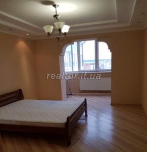 2 bedroom apartment for sale with renovation on Halytska Street