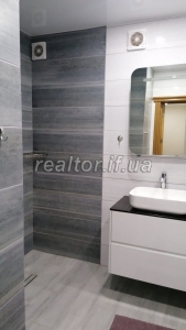 Renovated 2-room apartment for sale in a new building in the central part of the city