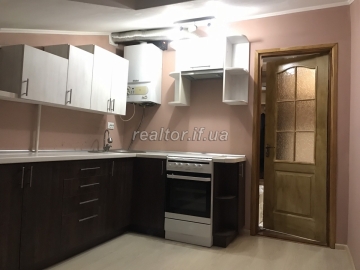 2 bedroom apartment for sale renovated on Halytska Street