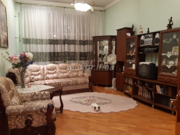Продається 3 кімнатна квартира в гарному жилому стані по вулиці Чорновола