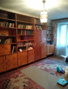 Продається 3 кімнатна квартира в центральній частині міста по вулиці Пулюя