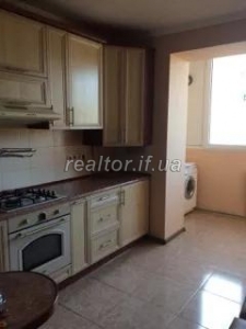 3 bedroom apartment for sale in the Metro area on Potichna Street