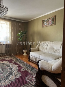 3 bedroom apartment for sale with ready to live on the street Kisilevskaya