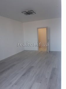 3-Zimmer-Wohnung mit Bergblick in der Tysmenytska-Straße zu verkaufen