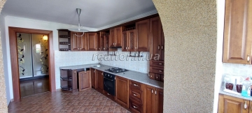 Продается 3 комнатная квартира с кухонной мебелью по улице Вовчинецька в районе ресторана Трембита