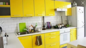 For sale 3 bedroom apartment with original renovation on Halytska Street
