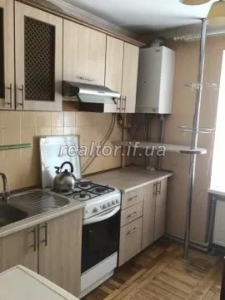 Продається 3 кімнатна квартира з євроремонтом біля ТЦ Велмарт