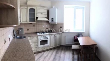 Продається 3 кімнатна квартира з євроремонтом в провулку Ключний