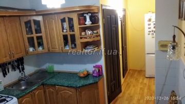 4 bedroom apartment for sale on Symonenko Street