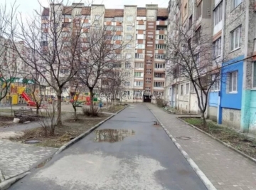 Продається 4 кімнатна з дозволом на індивідуальне опалення по вулиці Івасюка