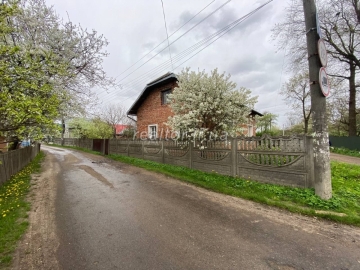Продається будинок в Угорниках біля останньої зупинки