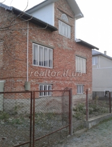 Продається будинок в передмісті Франківська с.Підпечари