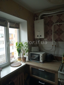 Продається двохкімнатна квартира неподалік центру по вулиці Манюха