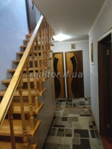 Продается двухкомнатная квартира по улице Вовчинецька неподалеку Метро