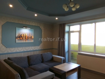 For sale two-bedroom apartment renovated in the area Pasichna