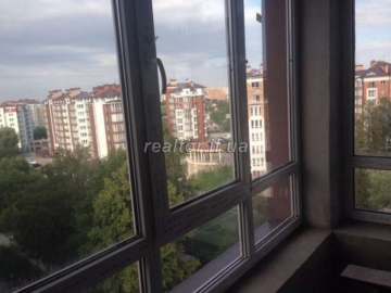 Продається дворівнева квартира з частковим ремонтом в Калиновій Слободі