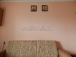 Продається хороша недорога квартира
