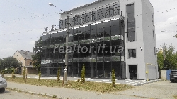 Продається комерційне приміщення по вул. Петлюри