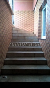 Commercial space for sale on the street Vovchinetska is for sale