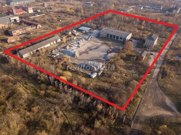 Продається комплекс виробничо-складських будівель на земельній ділянці 4,4 га