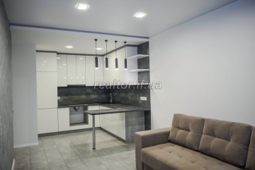 Studio apartment with modern renovation for sale on Kisilevskaya Street is for sale