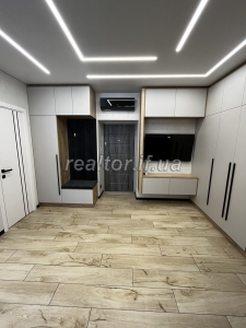 Prodayetsya_odnokimnatna_kvartyra_z_remontom_ta_meblyamy_v_novomu_zhytlovomu_kompleksi_Knyahynen_23806_18_1747642303.jpeg