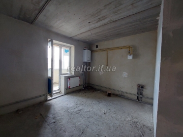 Zum Verkauf steht eine geräumige 1-Zimmer-Wohnung in einem gemieteten Haus in der Virastyuka-Straße im Stadtteil Pasichna