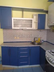 Продається простора 1 кімнатна квартира з автономний опаленням по вулиці Дорошенка