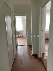 Продається простора 2 кімнатна квартира по вулиці Коновальця