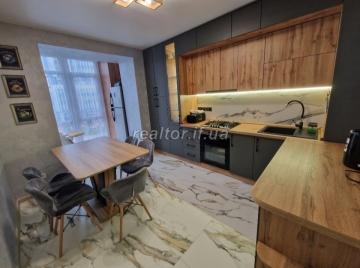 Продается просторная 3-комнатная квартира с мебелью и техникой в ​​жилом комплексе Соборное.