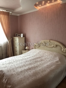 Spacious one-bedroom apartment with renovation on the street Ukrainian Division for sale