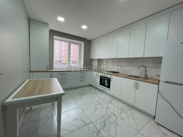 Spacious one-bedroom apartment with quality and modern renovation in a new building near Pasichnaya on Trolleybusna Street