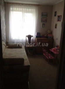 Продається простора квартира по вулиці Млинарська