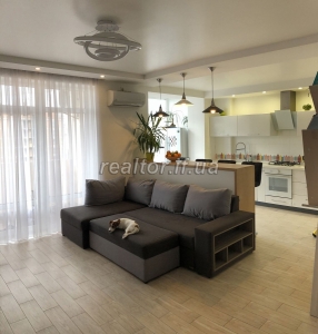 Spacious apartment for sale with modern renovation in a new building in the central part of the city on Lenkavsky Street