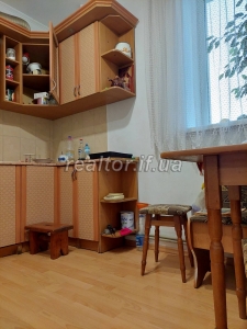 Prodayetsya_prostora_odnokimnatna_kvartyra_v_tsentralnii_chastyni_mista_po_vulytsi_Zaliznychna_22703_6_1698764978.jpeg